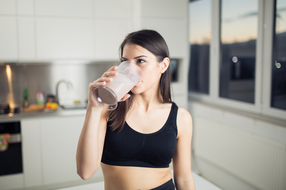 Wanneer moet ik mijn eiwitshake drinken?